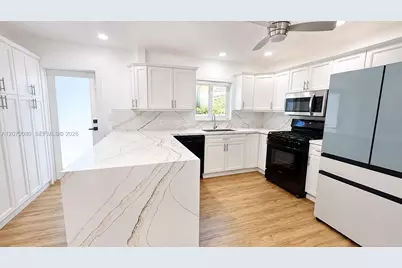 8819 Dickens Ave, Surfside, FL 33154 - Photo 11