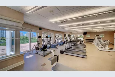 19900 E Country Club Dr #TS18, Aventura, FL 33180 - Photo 9