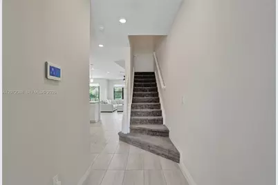 2138 S Appleton Cir S, Oakland Park, FL 33309 - Photo 5