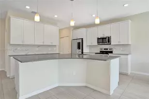 2138 S Appleton Cir S, Oakland Park, FL 33309 - Photo 7