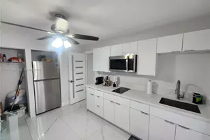 98Xx NW 122nd Terrace, Hialeah Gardens, FL 33018 - Photo 9
