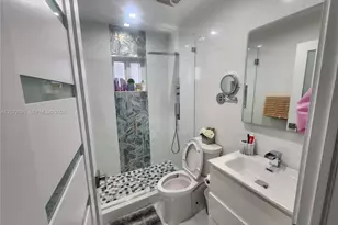98Xx NW 122nd Terrace, Hialeah Gardens, FL 33018 - Photo 3