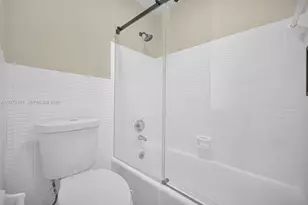 215 SE 3rd Ave, Hallandale Beach, FL 33009 - Photo 19