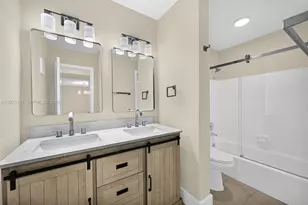 215 SE 3rd Ave, Hallandale Beach, FL 33009 - Photo 17