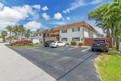 344 SW 1st St #6, Pompano Beach, FL 33060 - Photo 1