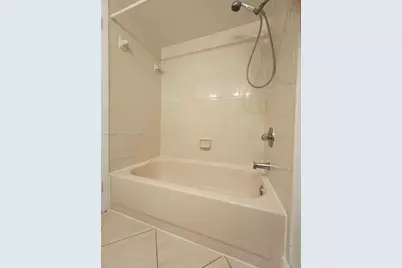 18200 Mediterranean Blvd #2201, Hialeah, FL 33015 - Photo 9