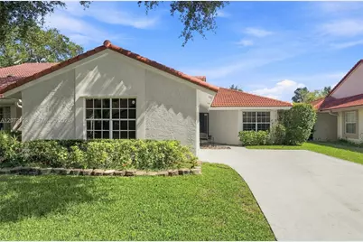 10425 NW 9th Mnr, Coral Springs, FL 33071 - Photo 3