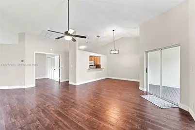 10425 NW 9th Mnr, Coral Springs, FL 33071 - Photo 9