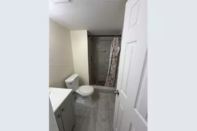 241 SE 9th Ave #109, Pompano Beach, FL 33060 - Photo 11