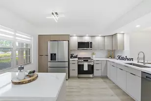 300 SW 130th Terrace, Pembroke Pines, FL 33027 - Photo 3