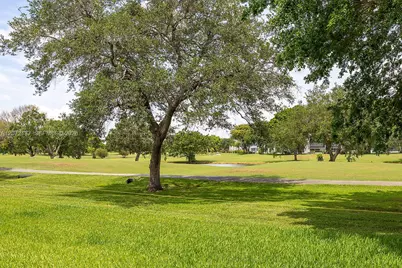 300 SW 130th Ter #110B, Pembroke Pines, FL 33027 - Photo 23