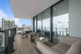 88 SW 7th St, Miami, FL 33130 - Photo 3