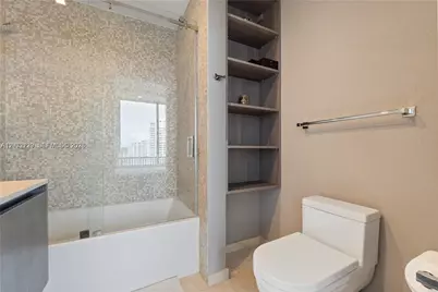 88 SW 7th St #3412, Miami, FL 33130 - Photo 25