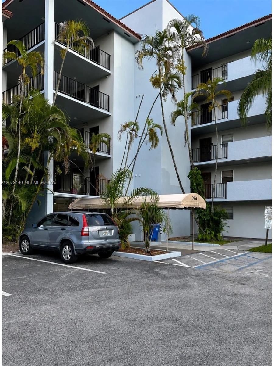 3955 N Nob Hill Rd #403 - 3955 N Nob Hill Rd #403, Sunrise, FL 33351 Luxury Property | Jose Angel Pina