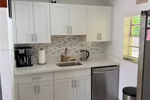 935 Polk St, Hollywood, FL 33019 - Photo 3