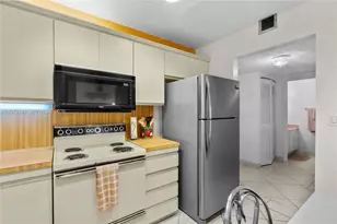 2500 Parkview Dr, Hallandale Beach, FL 33009 - Photo 11