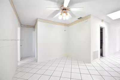 7102 NW 71st St, Tamarac, FL 33321 - Photo 9