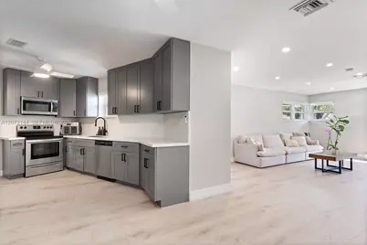 10650 NE 11th Ct, Miami Shores, FL 33138 - Photo 9
