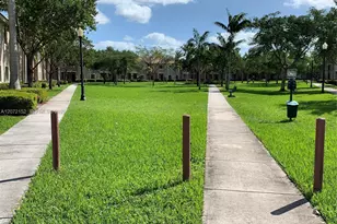 22801 SW 88th Pl, Cutler Bay, FL 33190 - Photo 17