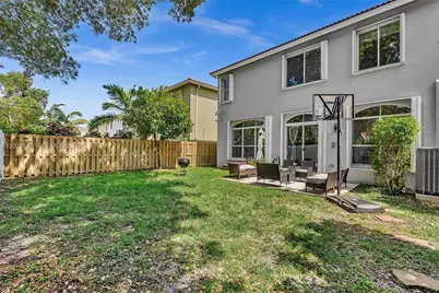 7654 NW 21st Dr, Pembroke Pines, FL 33024 - Photo 27