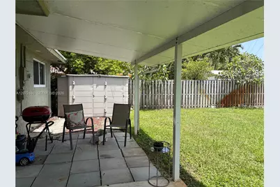 7810 NW 11th Ct, Pembroke Pines, FL 33024 - Photo 13