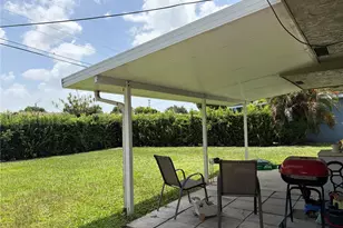 7810 NW 11th Ct, Pembroke Pines, FL 33024 - Photo 11