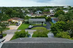 7810 NW 11th Ct, Pembroke Pines, FL 33024 - Photo 27