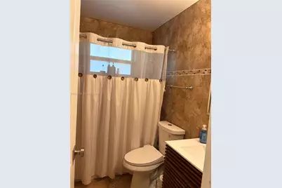 7810 NW 11th Ct, Pembroke Pines, FL 33024 - Photo 7