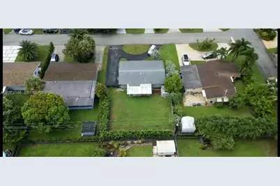 7810 NW 11th Ct, Pembroke Pines, FL 33024 - Photo 23