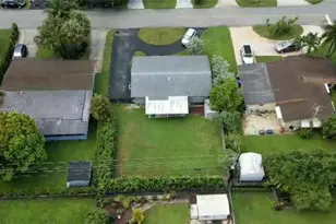 7810 NW 11th Ct, Pembroke Pines, FL 33024 - Photo 23