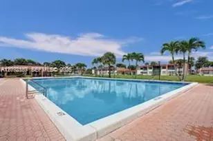 302 Lake Evelyn Dr, West Palm Beach, FL 33411 - Photo 21
