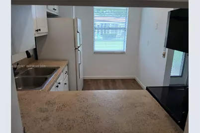 302 Lake Evelyn Dr #302, West Palm Beach, FL 33411 - Photo 5