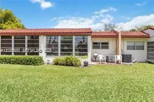 302 Lake Evelyn Dr, West Palm Beach, FL 33411 - Photo 25