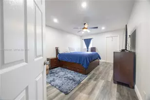 8002 Lagos De Campo Blvd, Tamarac, FL 33321 - Photo 15