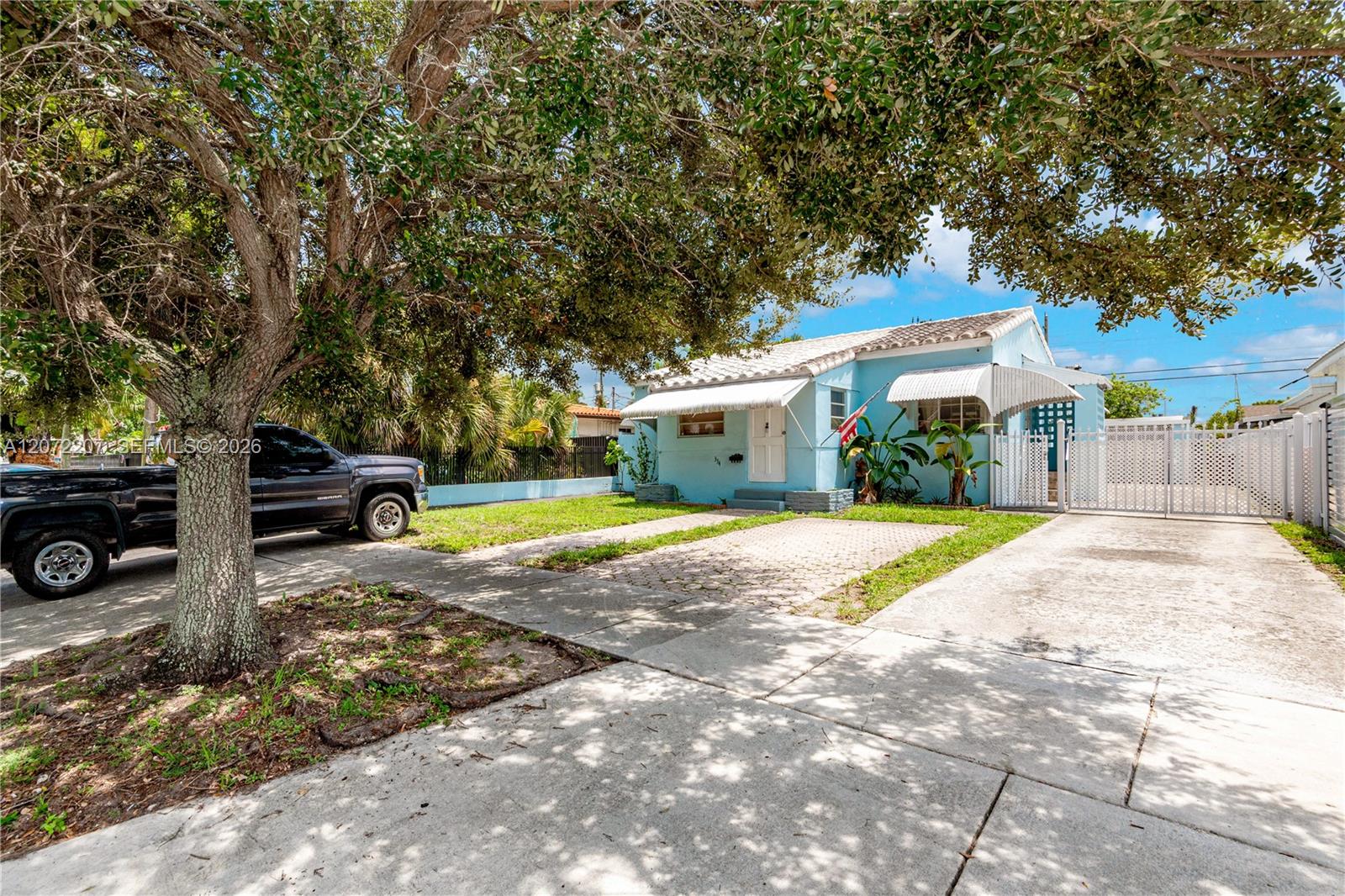 334 E 11th St - 334 E 11th St, Hialeah, FL 33010 Luxury Property | Jose Angel Pina