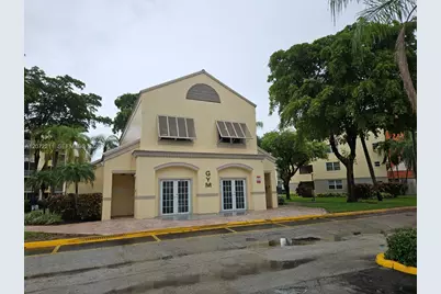 8290 Lake Dr #440, Doral, FL 33166 - Photo 9