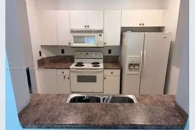 2245 NE 42nd Ave, Homestead, FL 33033 - Photo 7