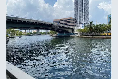 185 SW 7th St #1607, Miami, FL 33130 - Photo 11