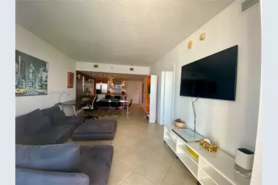 185 SW 7th St #1607, Miami, FL 33130 - Photo 3