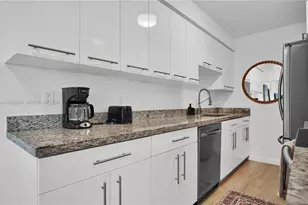 125 NE 150th St, Miami, FL 33161 - Photo 11