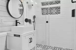 125 NE 150th St, Miami, FL 33161 - Photo 21