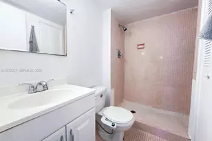 1301 NE Miami Gardens Dr, Miami, FL 33179 - Photo 9