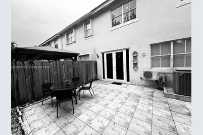 Xxxxx SW 8 St #12, Miami, FL 33194 - Photo 5