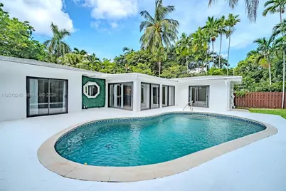 1825 Alamanda Dr, North Miami, FL 33181 - Photo 1