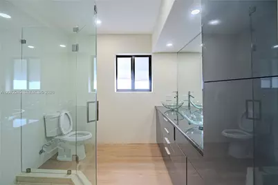 1825 Alamanda Dr, North Miami, FL 33181 - Photo 19
