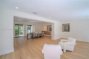 1825 Alamanda Dr, North Miami, FL 33181 - Photo 7