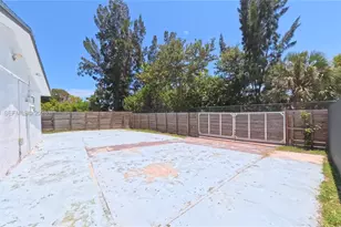 753 SW 2nd St, Dania Beach, FL 33004 - Photo 35