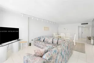 5001 Collins Ave, Miami Beach, FL 33140 - Photo 23