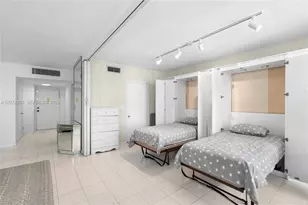 5001 Collins Ave, Miami Beach, FL 33140 - Photo 15
