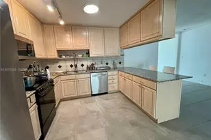 10642 SW 77th Ave, Pinecrest, FL 33156 - Photo 5